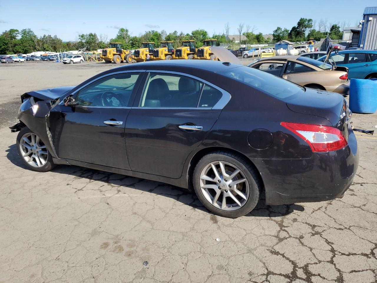 2011 Niss Maxima S - Image 2