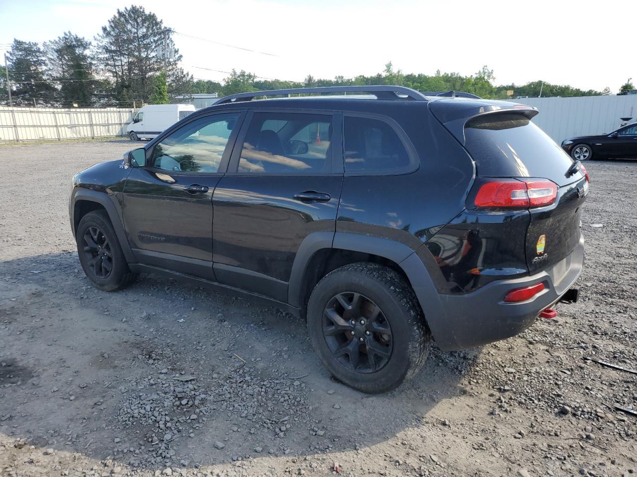 2017 Jeep Cherokee Trailhawk - Image 2