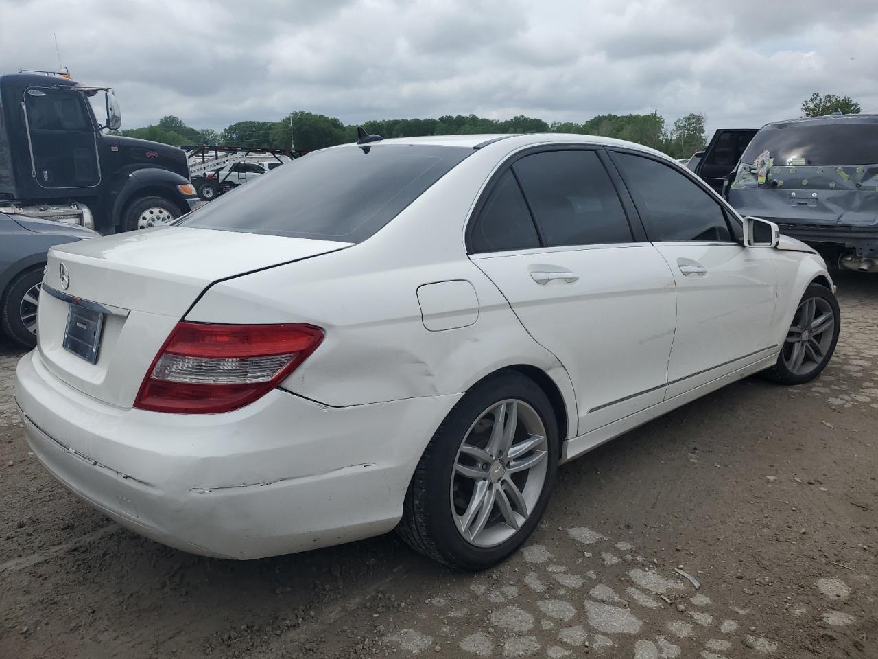 2013 Mercedes-Benz C 250 - Image 3