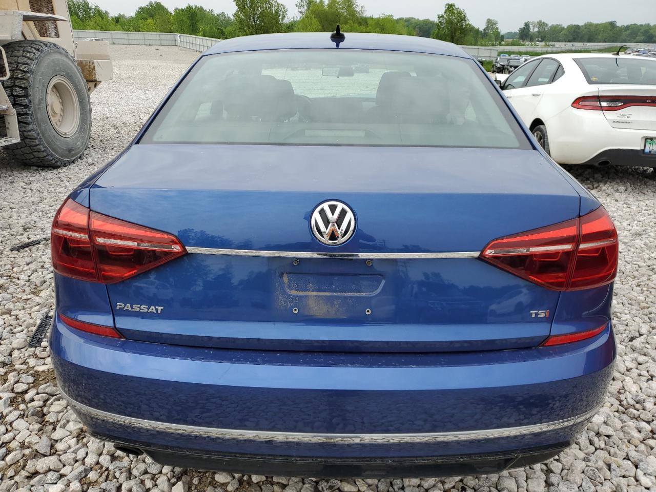 2017 Volkswagen Passat R-Line - Image 6