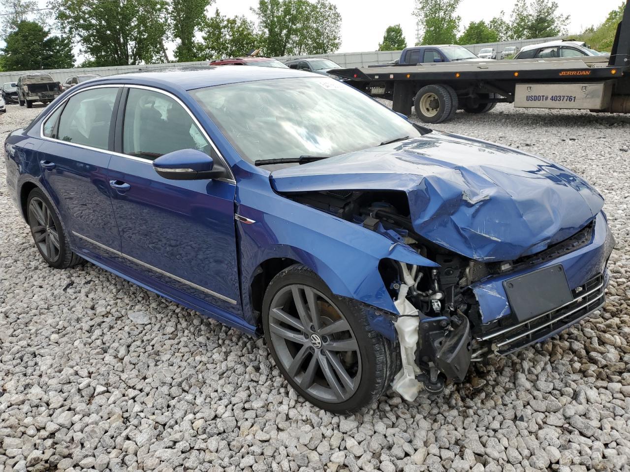 2017 Volkswagen Passat R-Line - Image 4