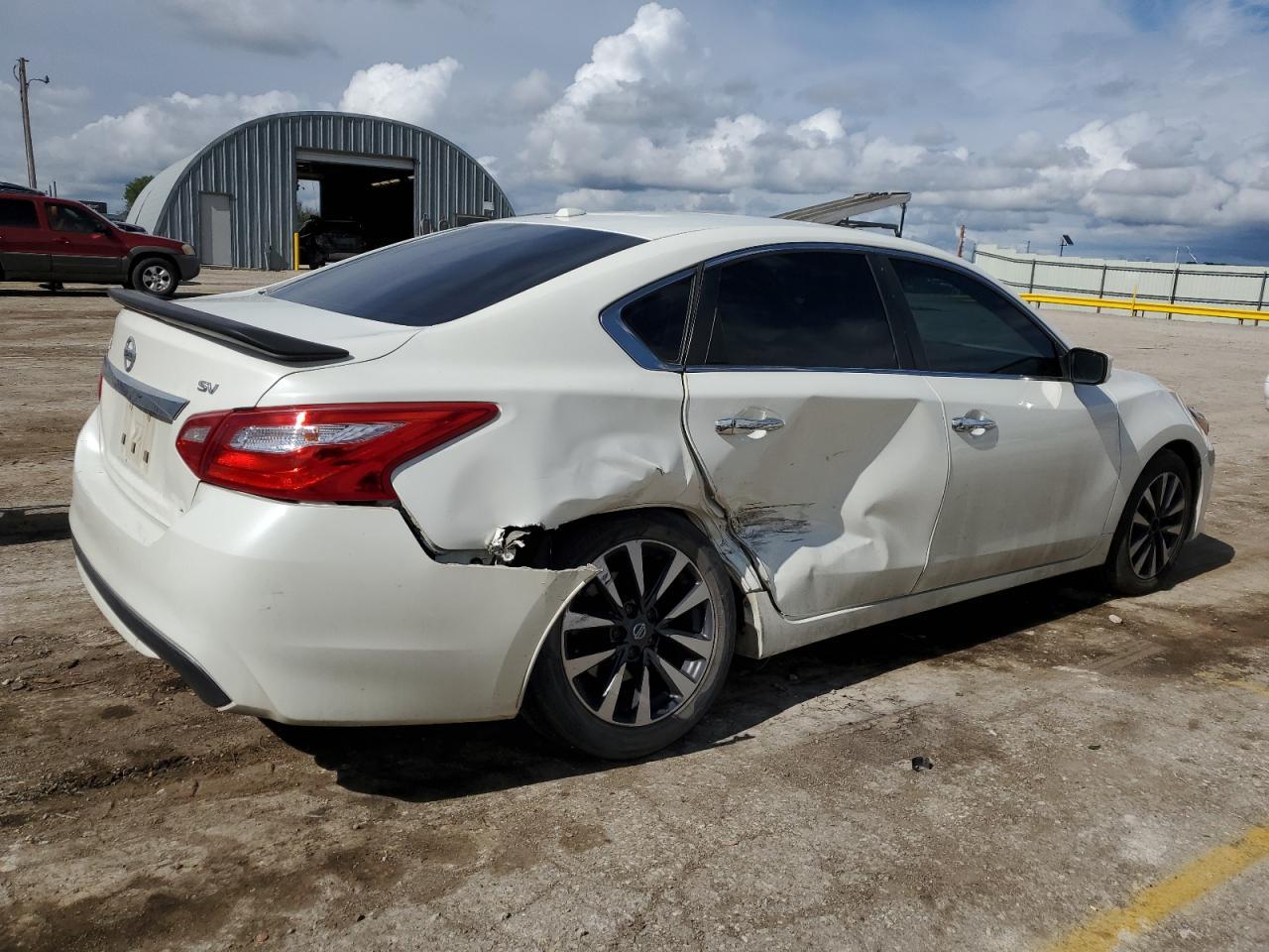 2017 Nissan Altima 2.5 - Фото 3