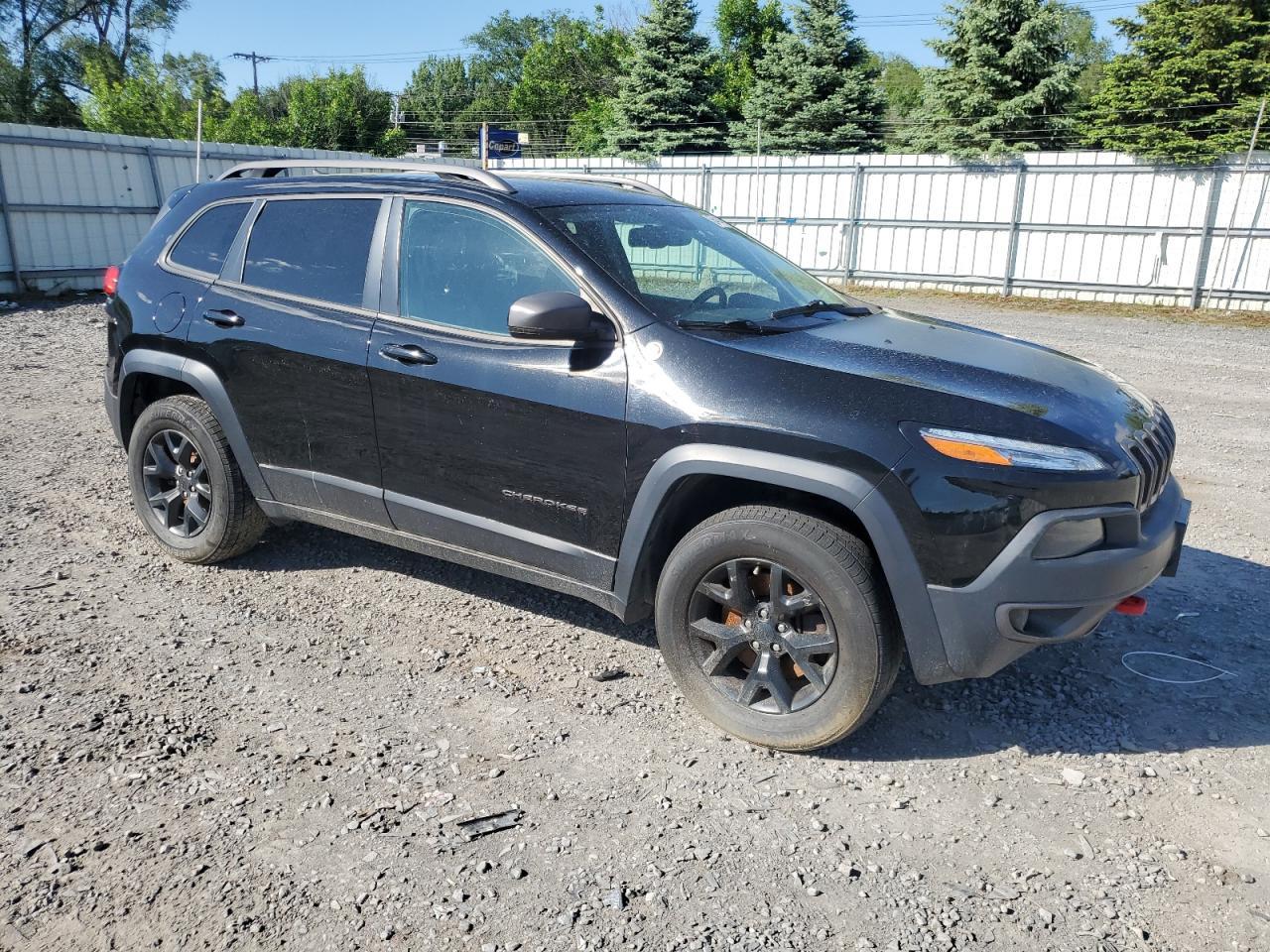 2017 Jeep Cherokee Trailhawk - Image 4