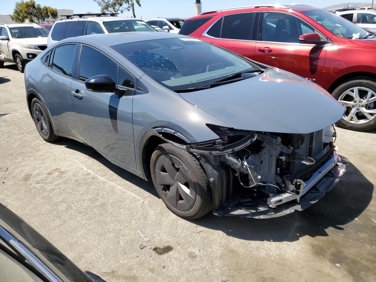 2023 Toyota Prius Le - Image 4