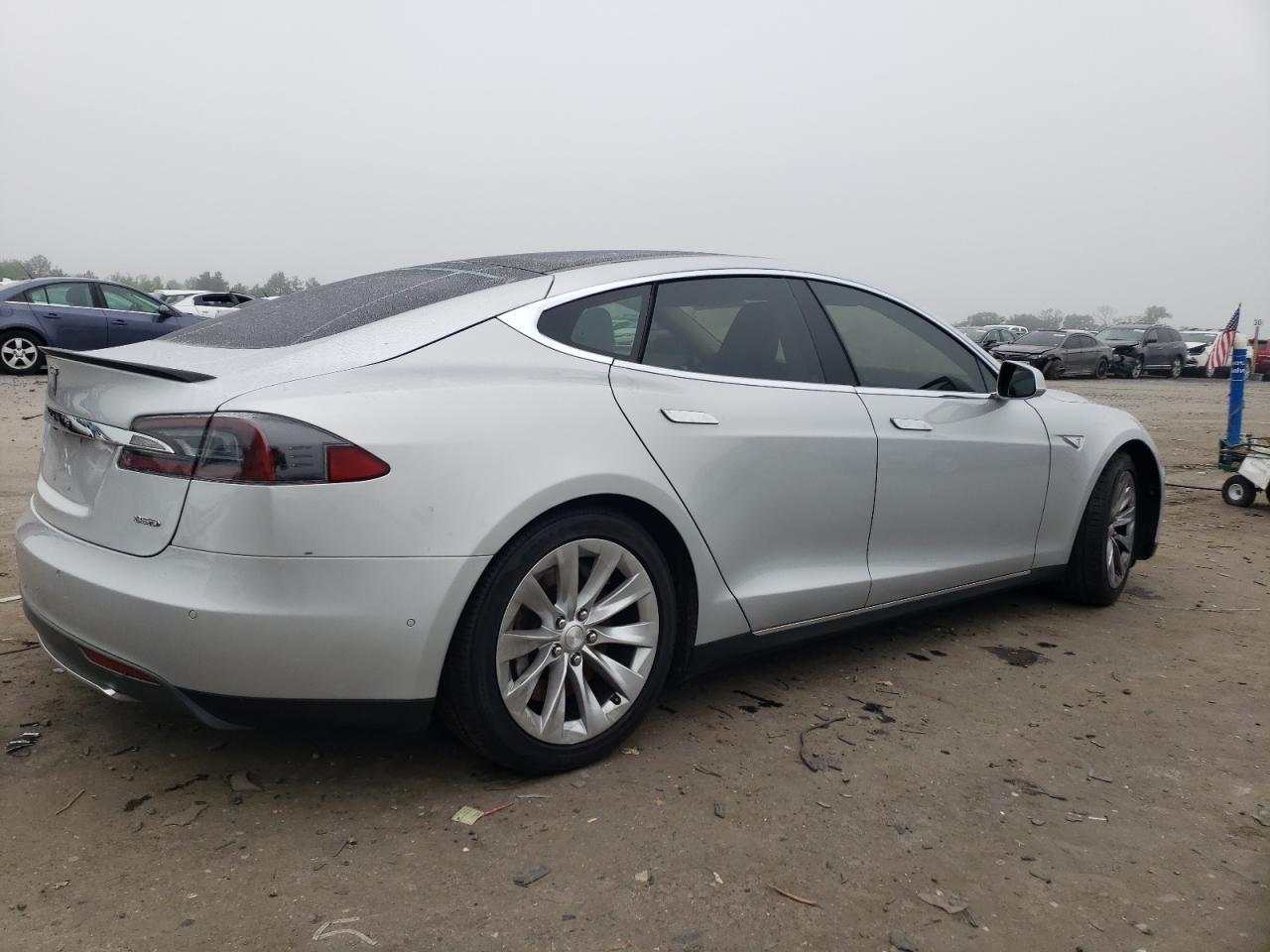 2015 Tesla Model S 85D - Image 3