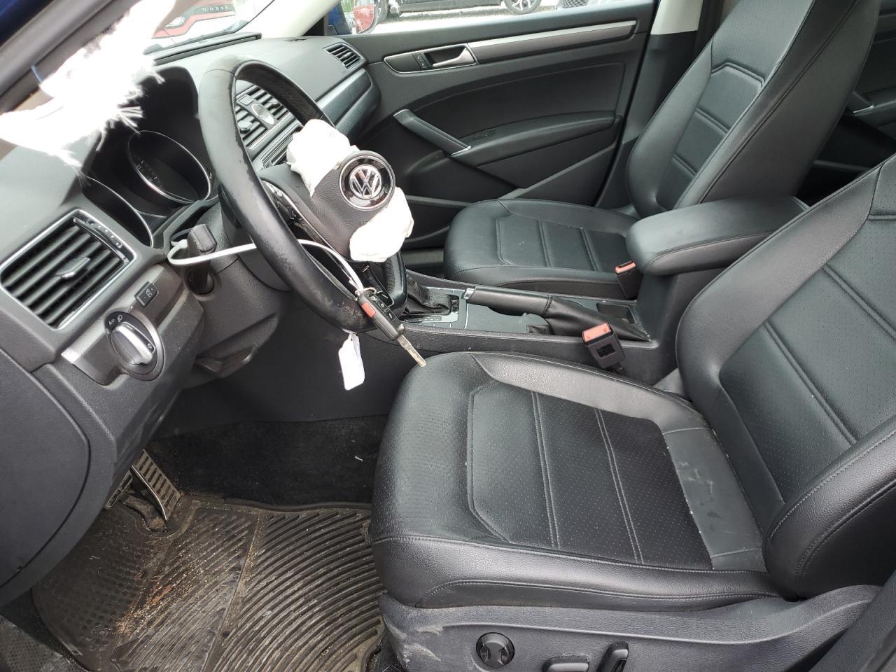 2017 Volkswagen Passat R-Line - Image 7