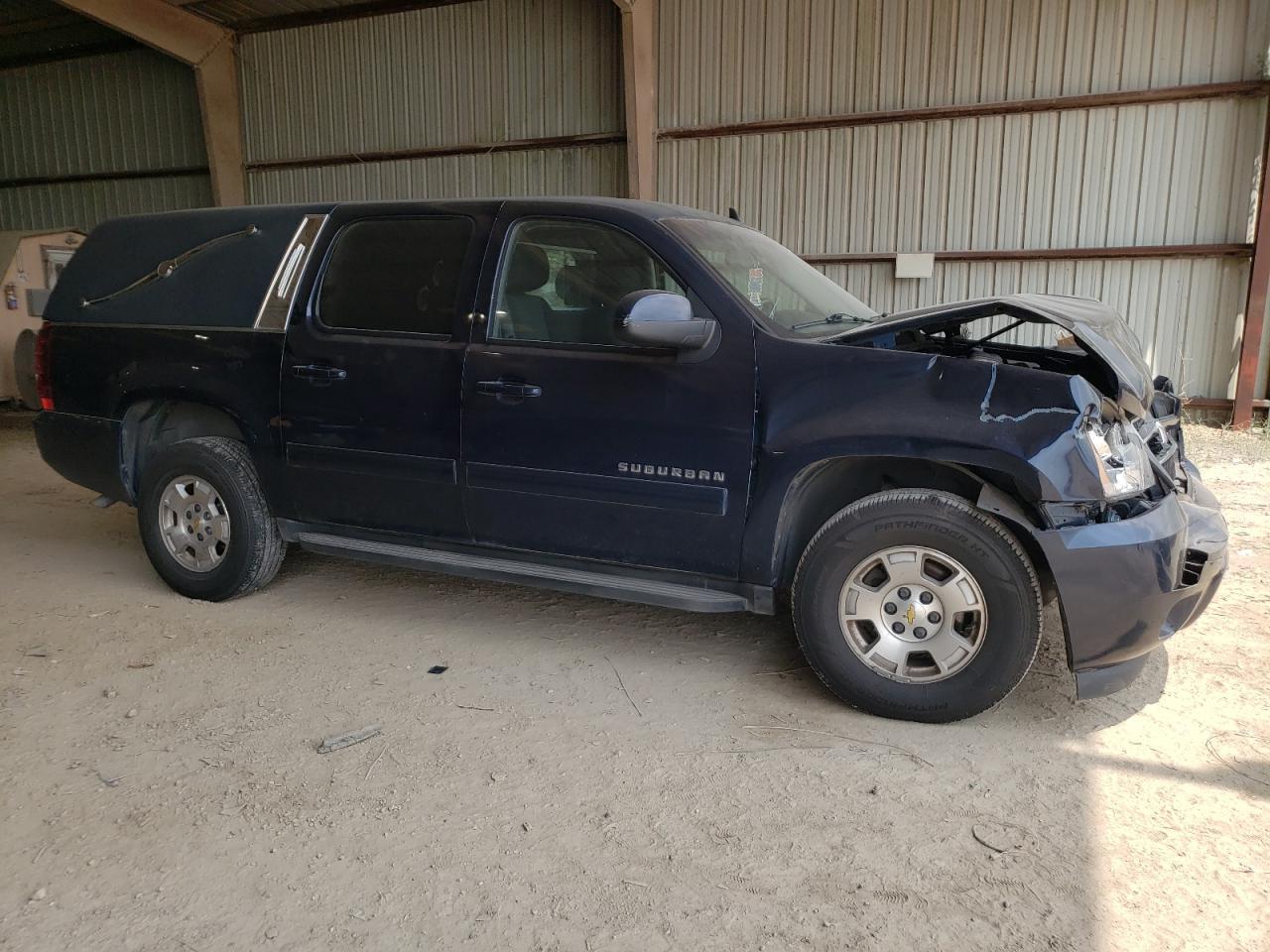 2011 Chevrolet Suburban C1500 Ls - Image 4