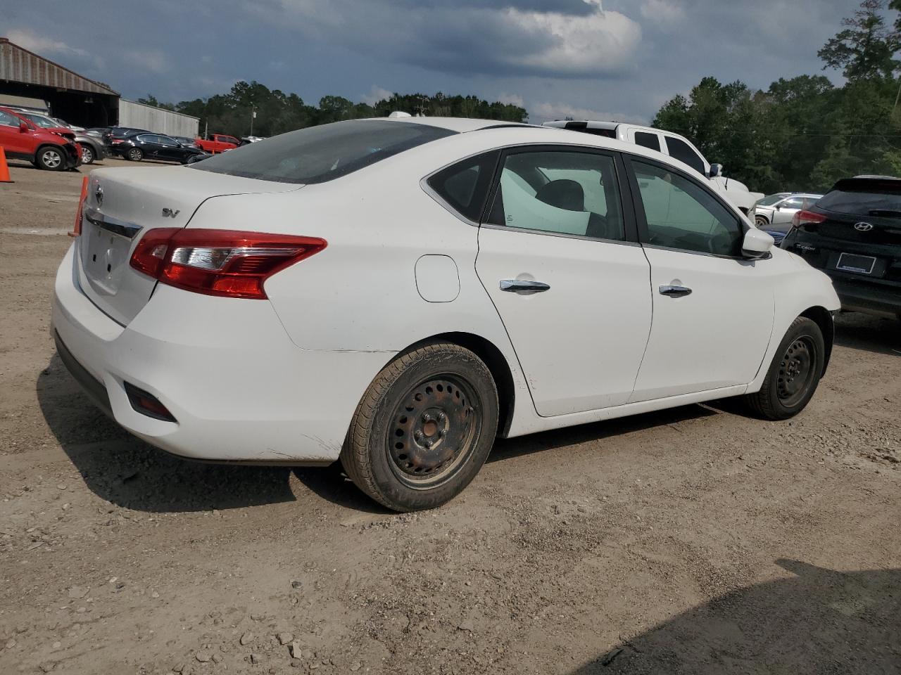 2016 Nissan Sentra S - Фото 3