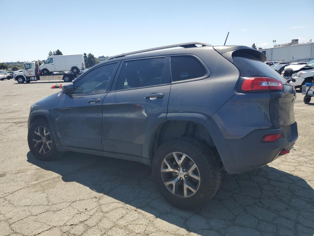 2017 Jeep Cherokee Trailhawk - Image 2