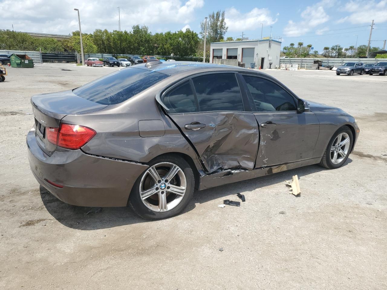 2015 BMW 320 I - Фото 3