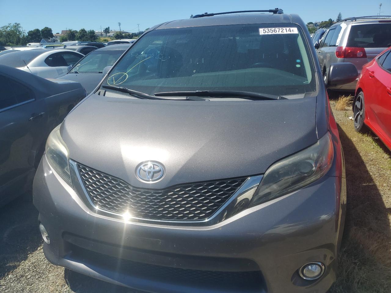 2016 Toyota Sienna Se - Фото 5