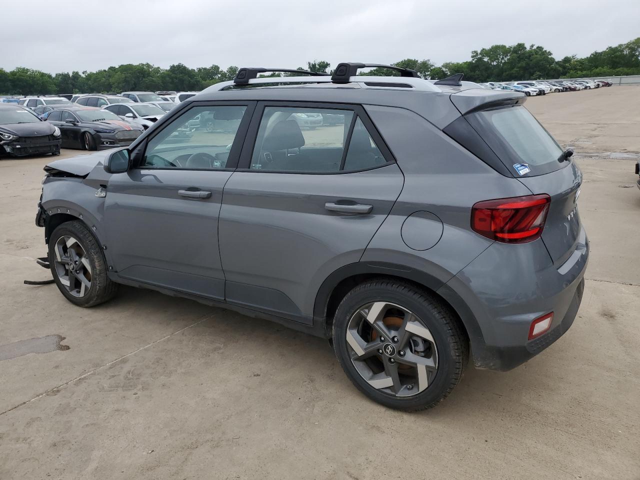 2021 Hyundai Venue Sel - Image 2