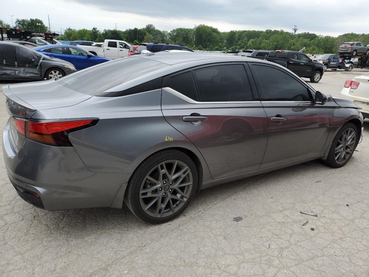 2023 Nissan Altima Sr - Image 3