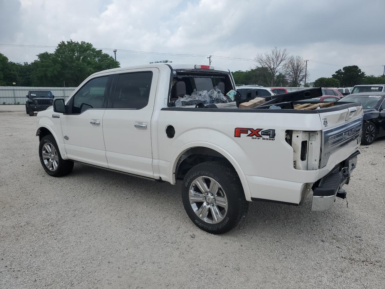 2018 Ford F150 Supercrew - Фото 2