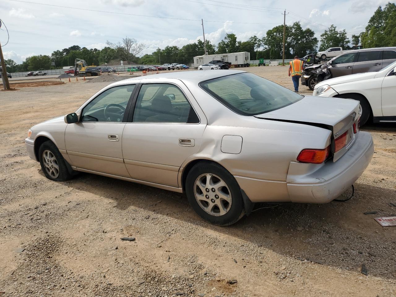 2000 Toyota Camry Le - Фото 2