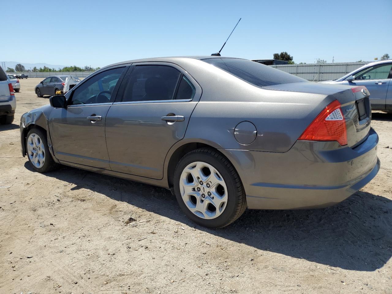 2011 Ford Fusion Se - Image 2