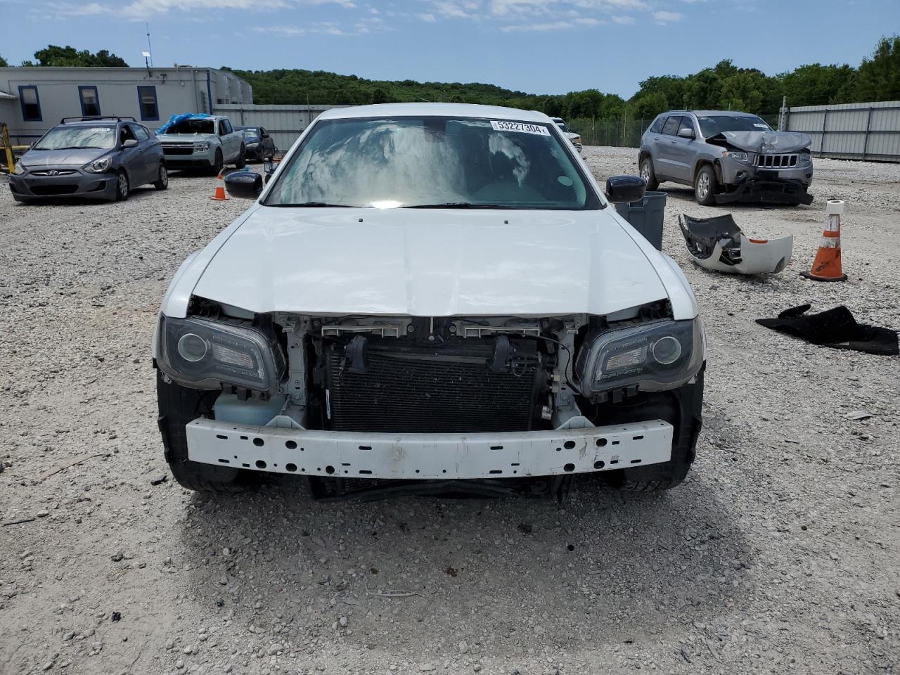 2019 Chrysler 300 Touring - Фото 5