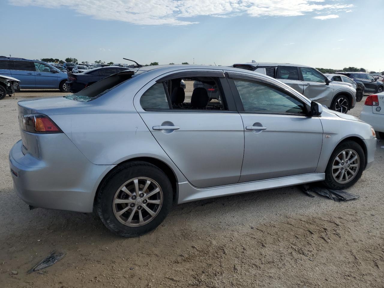 2014 Mitsubishi Lancer Es/Es Sport - Image 3