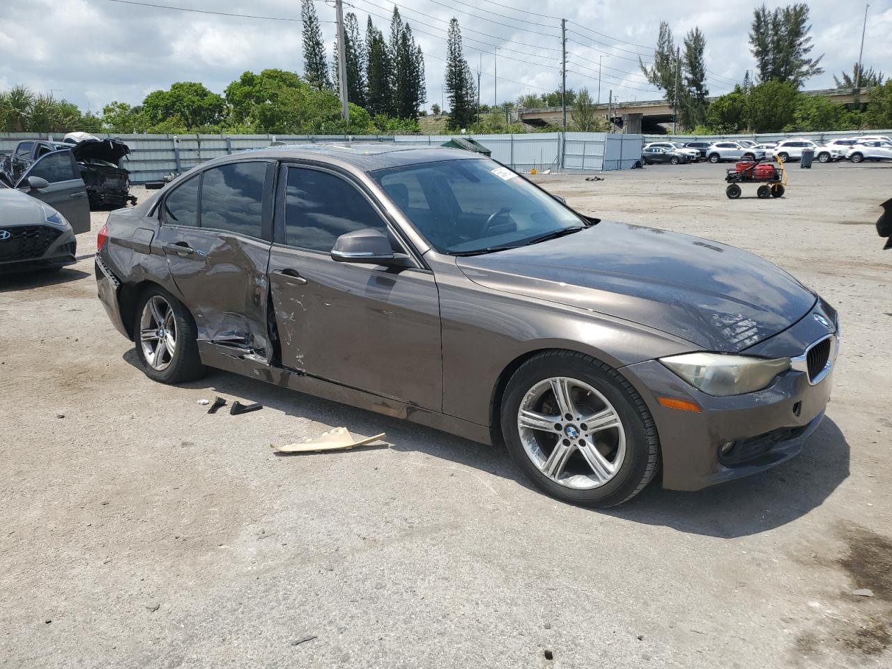 2015 BMW 320 I - Фото 4