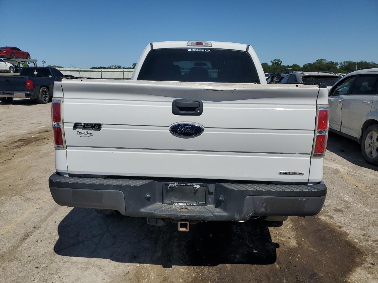 2012 Ford F150 Super Cab - Фото 6