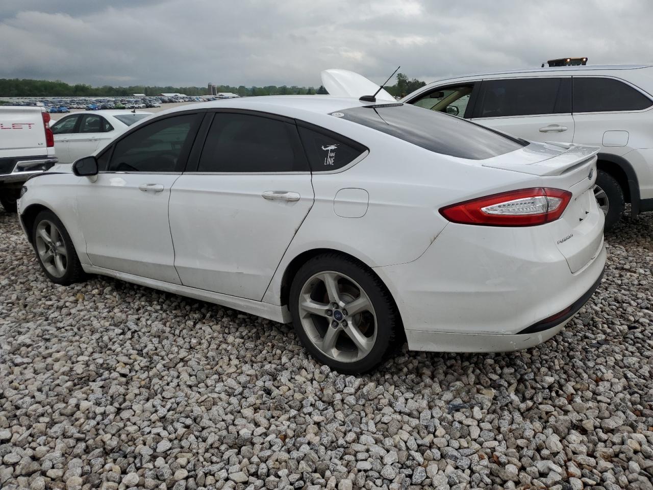 2016 Ford Fusion Se - Image 2