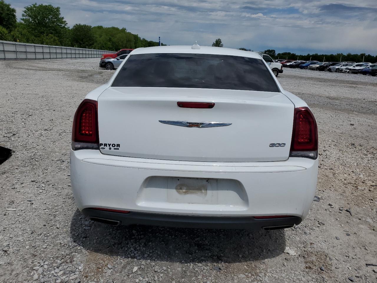 2019 Chrysler 300 Touring - Фото 6