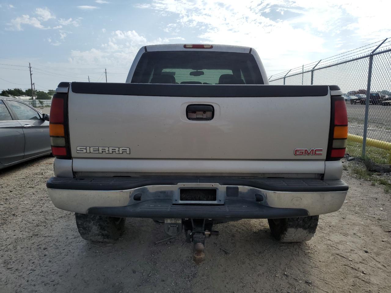 2004 GMC New Sierra K1500 - Image 6