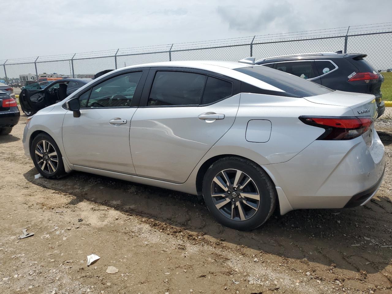 2021 Nissan Versa Sv - Фото 2