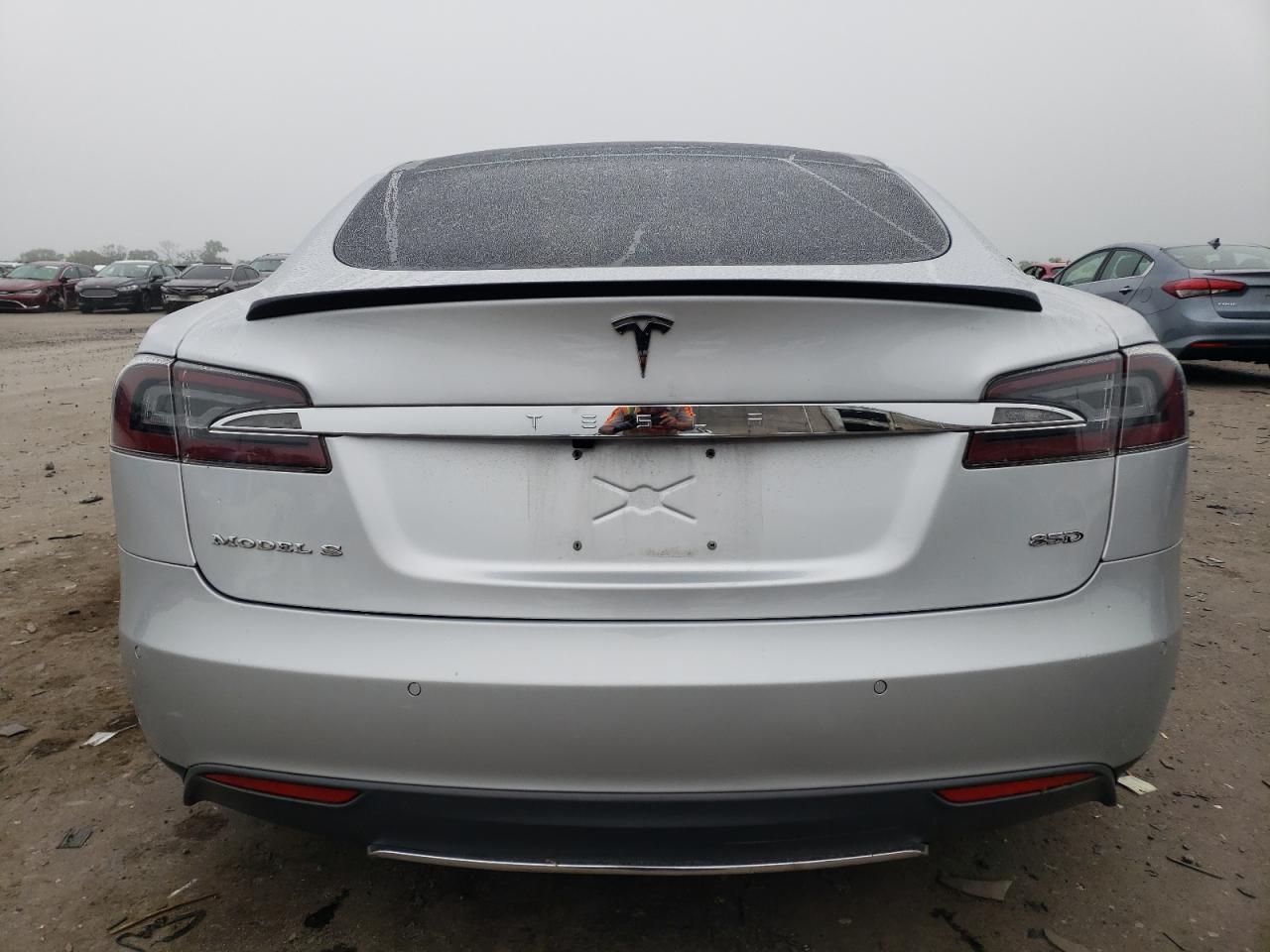 2015 Tesla Model S 85D - Image 6