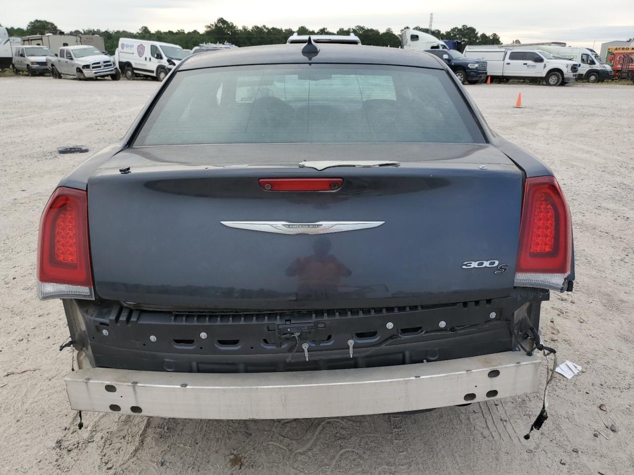 2019 Chrysler 300 S - Фото 6