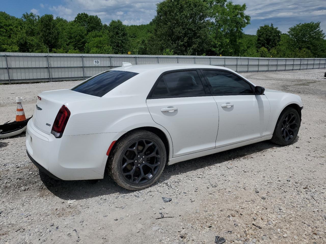 2019 Chrysler 300 Touring - Фото 3