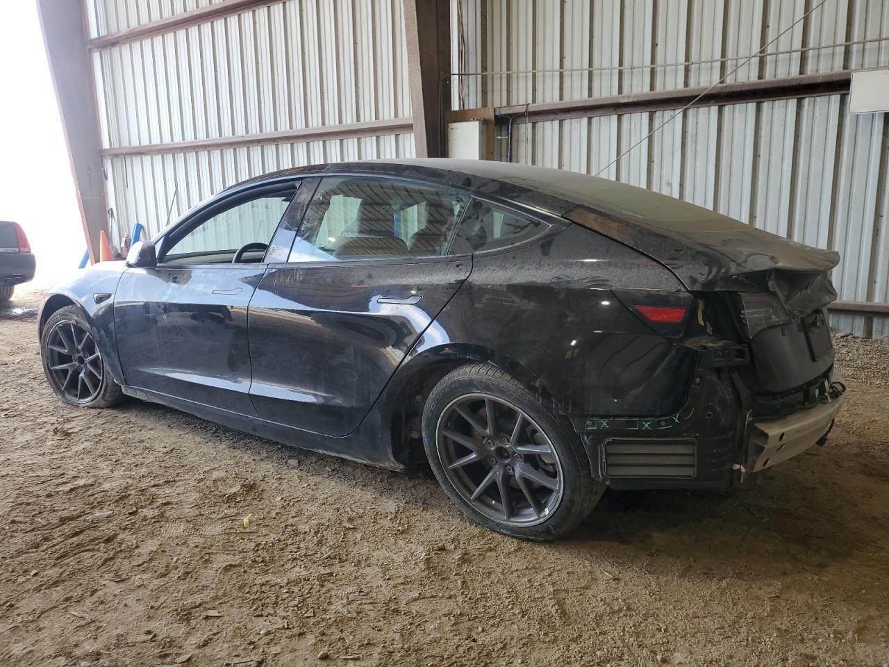 2021 Tesla Model 3 - Фото 2