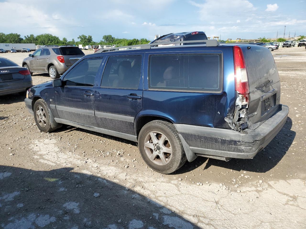1999 Volvo V70 Xc - Фото 2