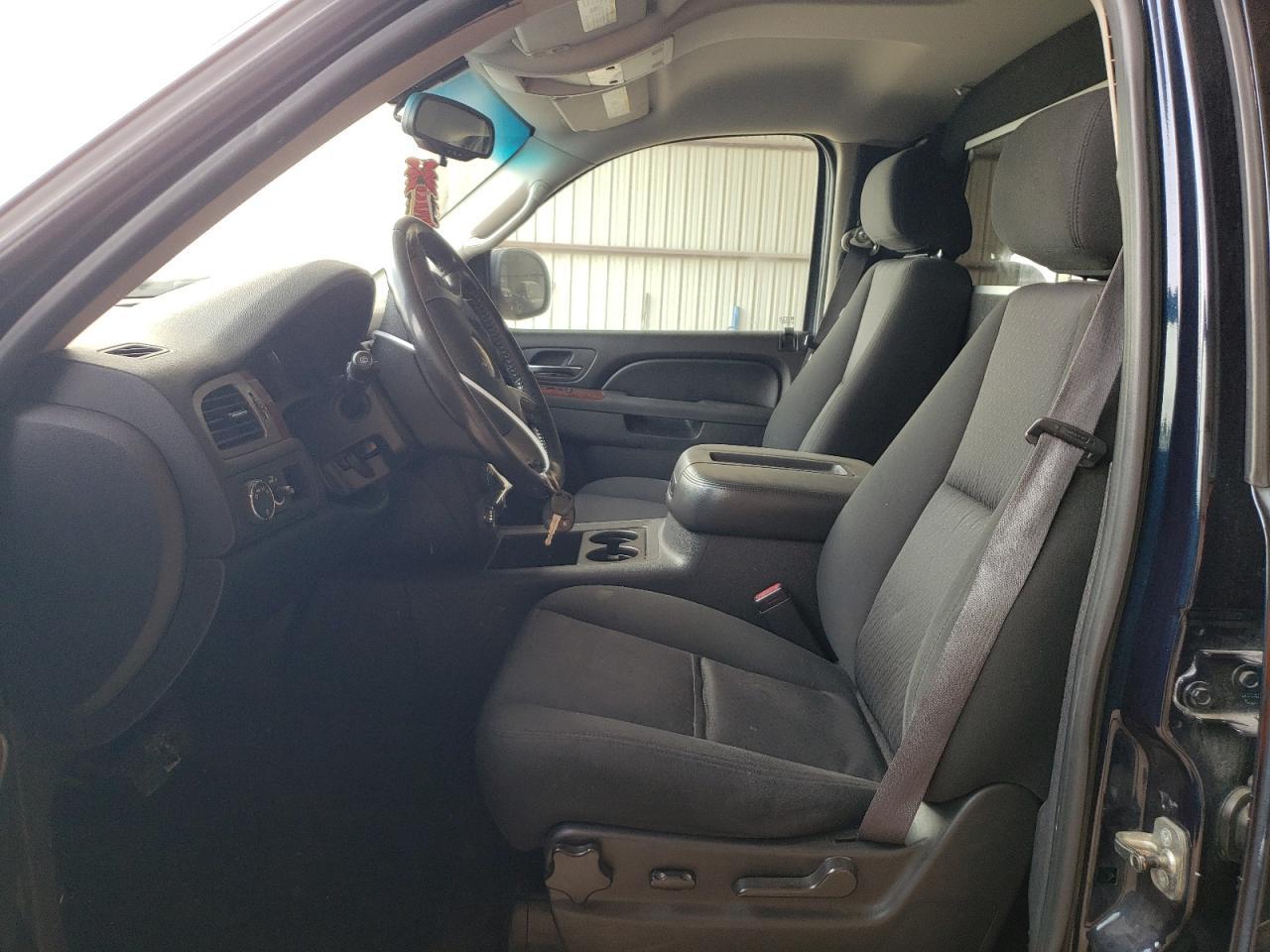 2011 Chevrolet Suburban C1500 Ls - Image 7