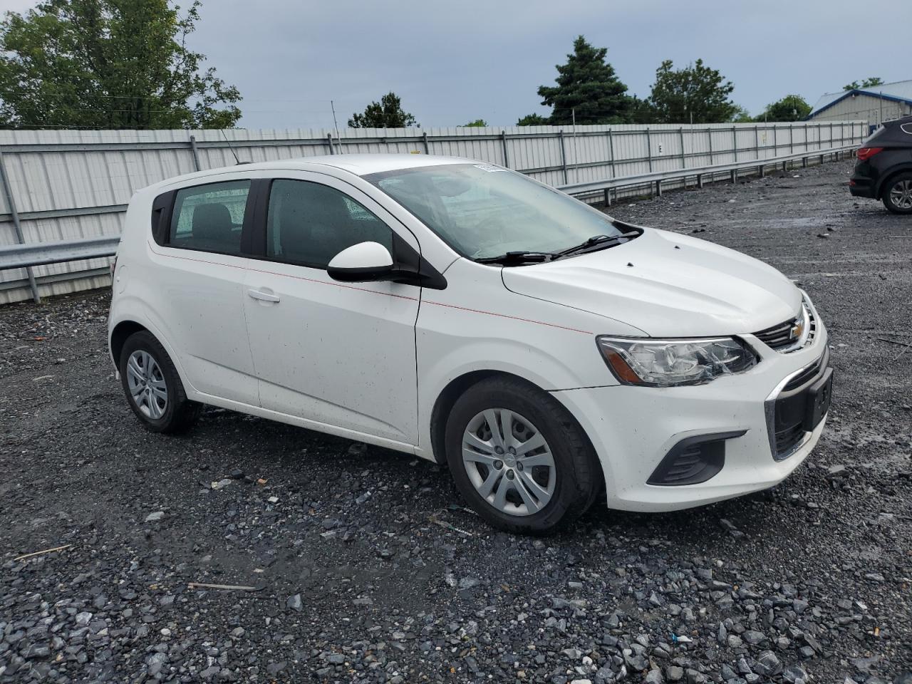 2017 Chevrolet Sonic - Фото 4