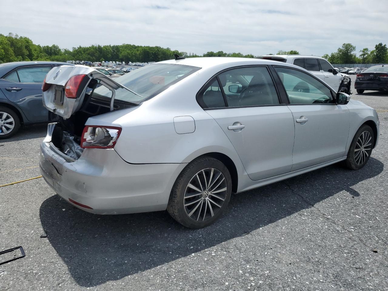 2011 Volkswagen Jetta Se - Image 3