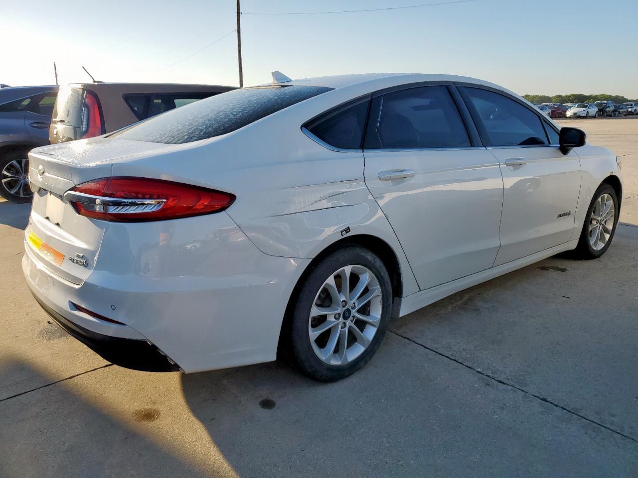 2019 Ford Fusion Se - Фото 3