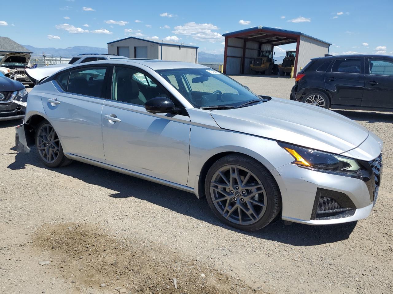 2023 Nissan Altima 2.0 Sr - Image 4