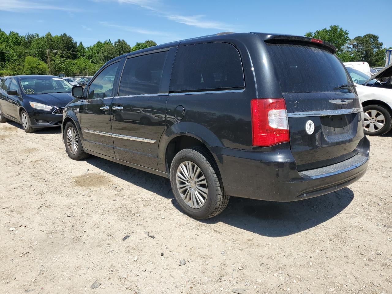 2014 Chrysler Town & Country Touring L - Фото 2