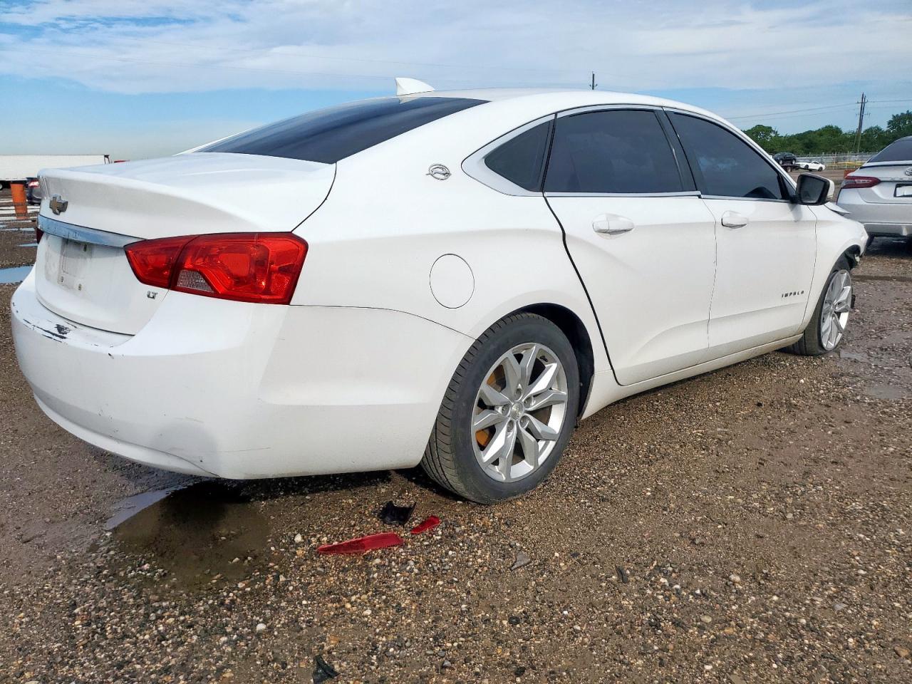 2017 Chevrolet Impala Lt - Image 3