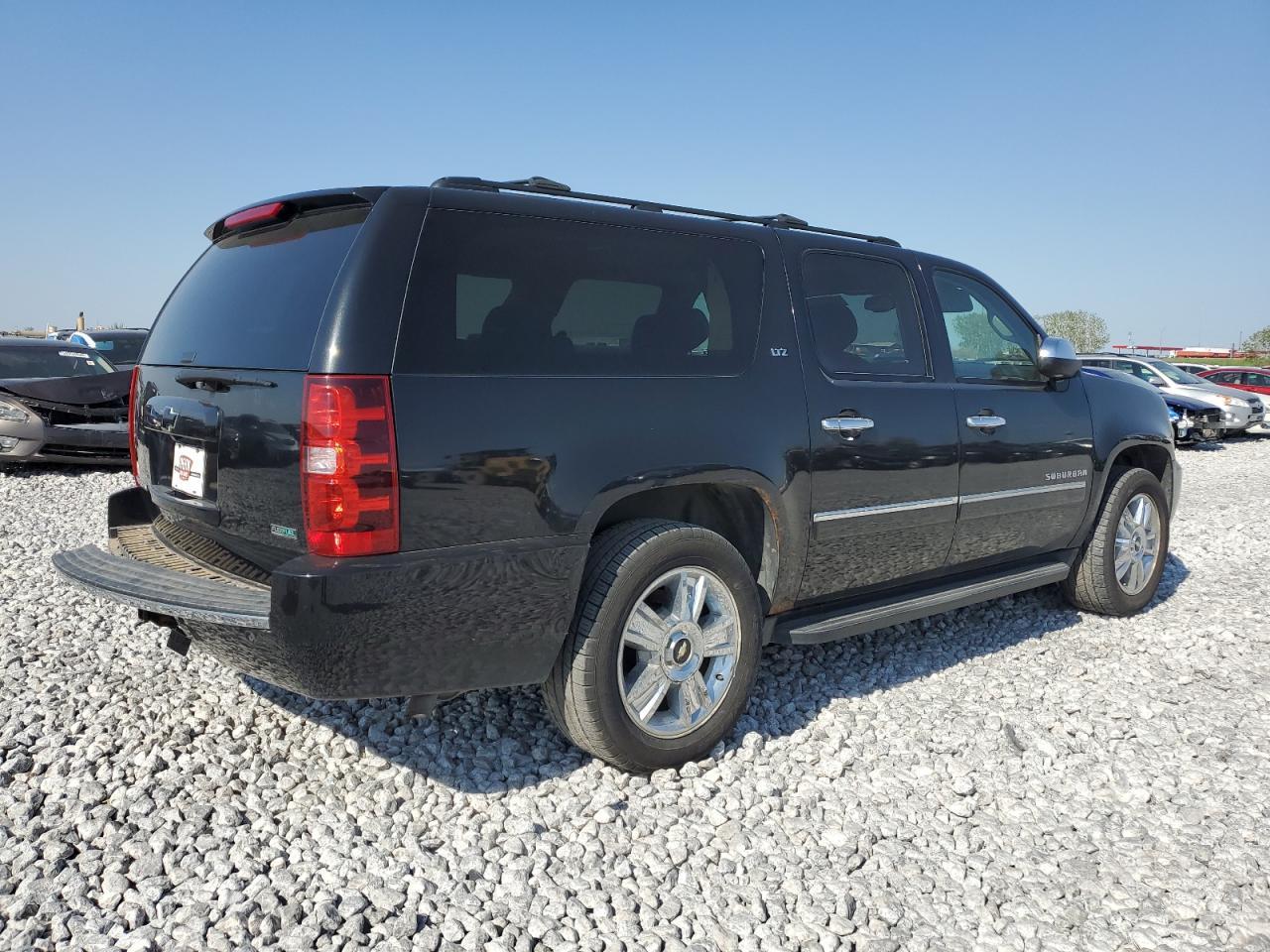 2010 Chevrolet Suburban K1500 Ltz - Image 3