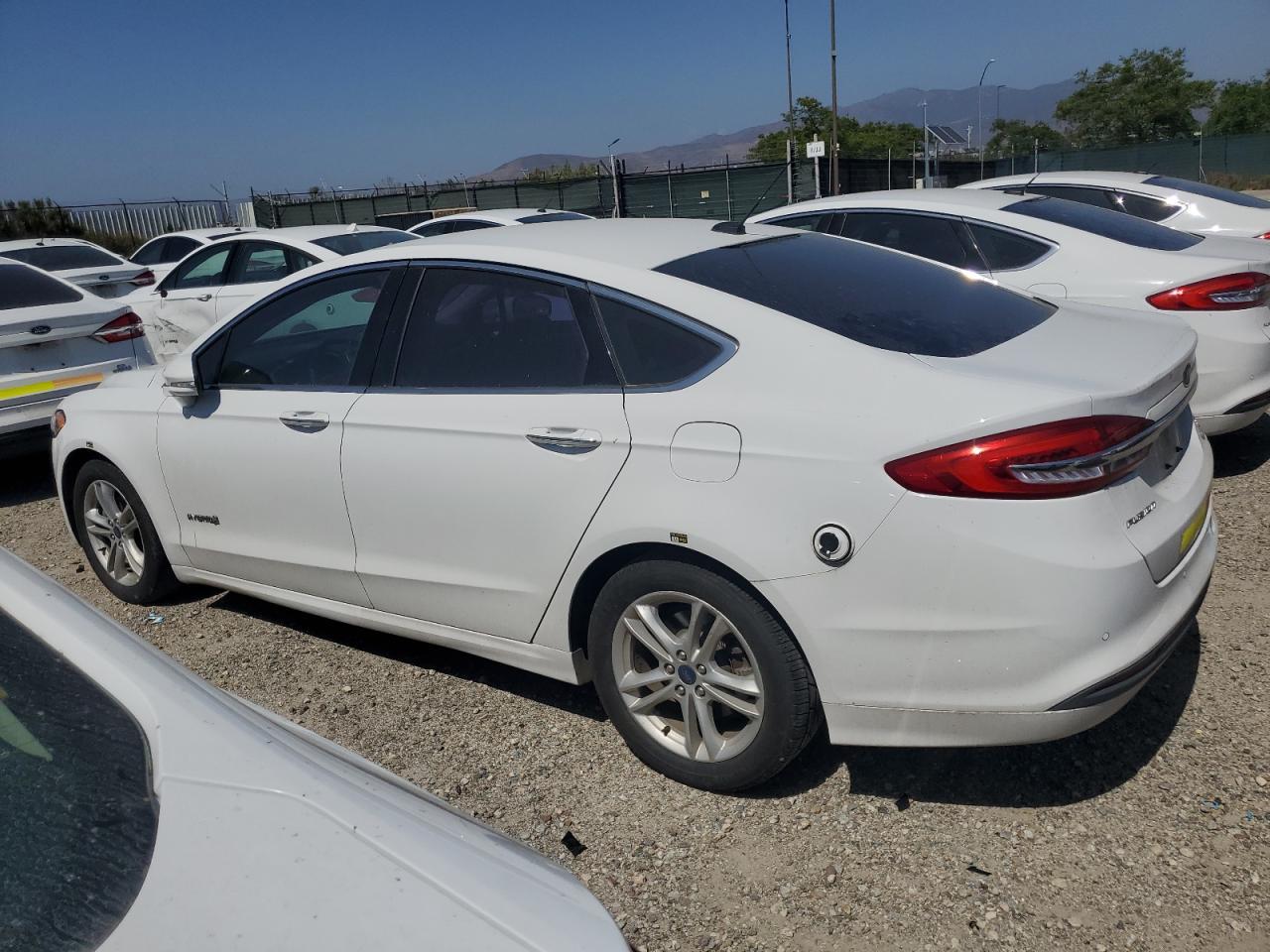 2018 Ford Fusion Se Hybrid - Image 2