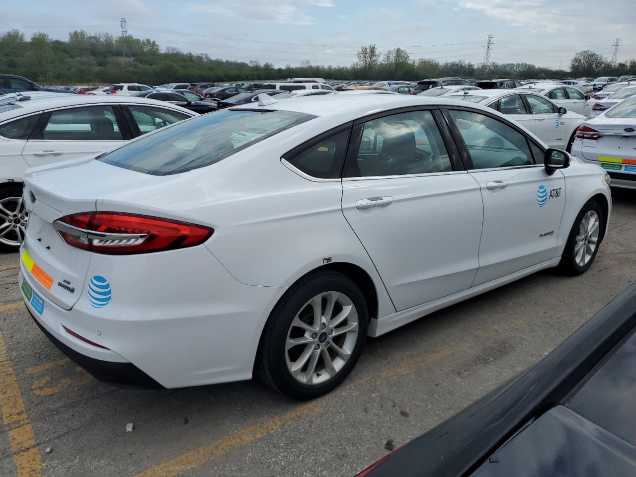 2019 Ford Fusion Se - Фото 3