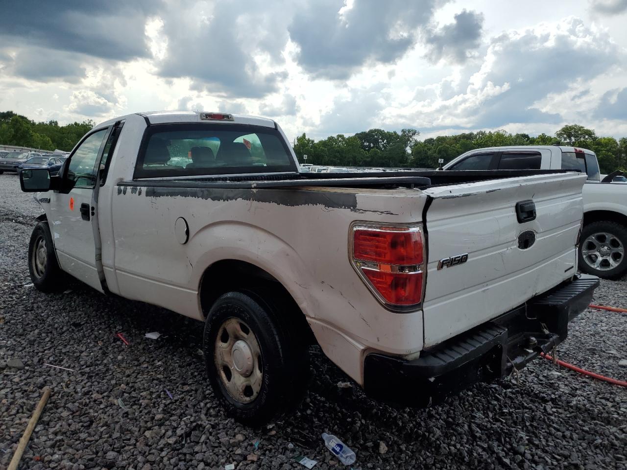 2011 Ford F150 - Фото 2