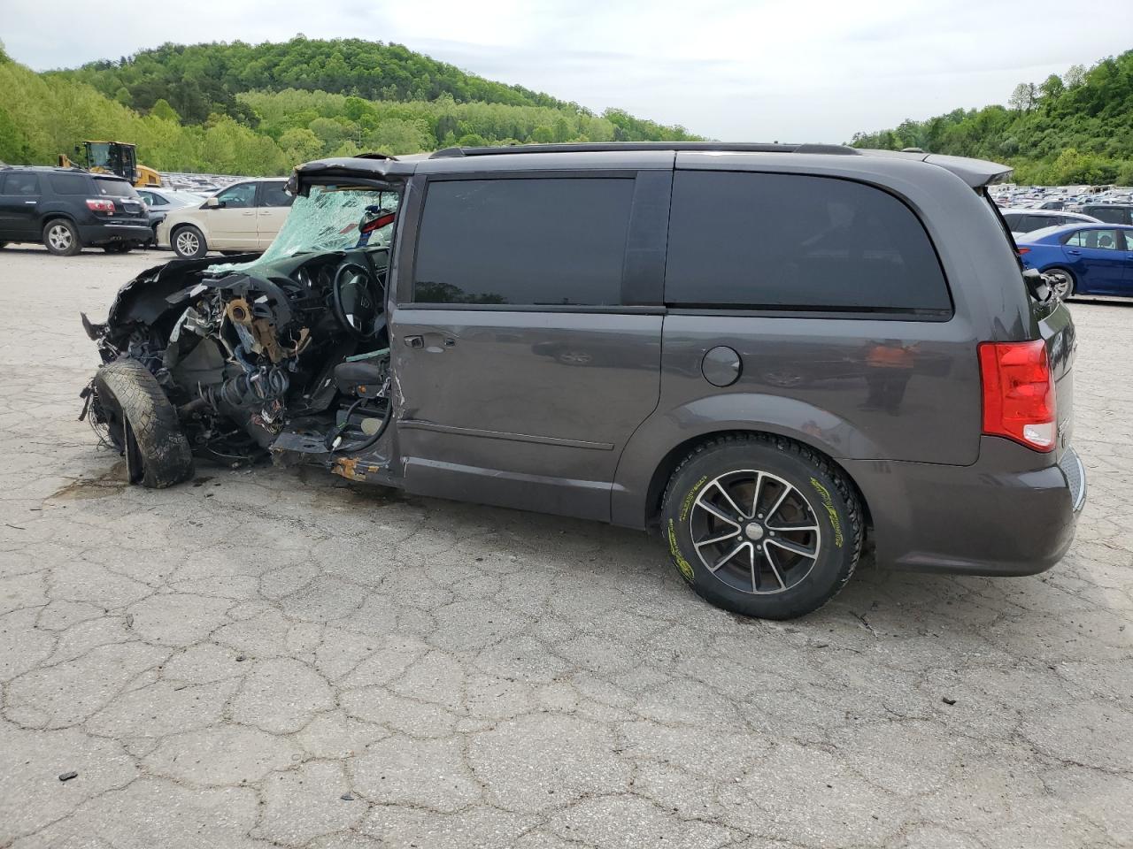 2017 Dodge Grand Caravan Gt - Фото 2