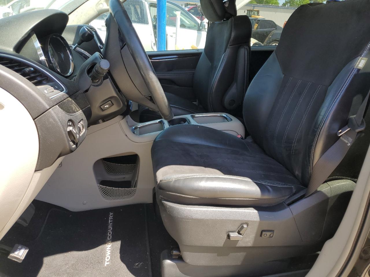 2014 Chrysler Town & Country Touring L - Фото 7
