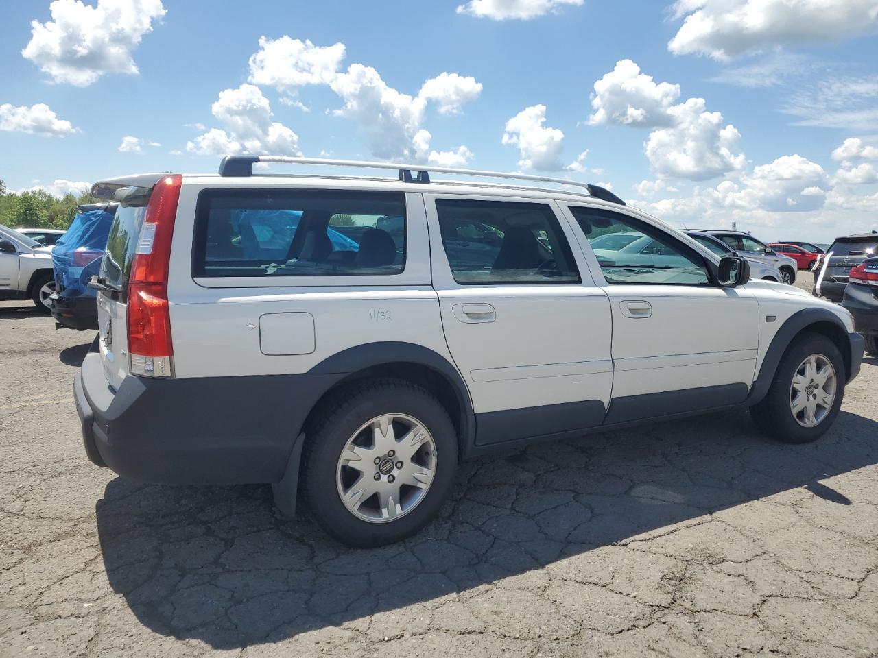 2005 Volvo Xc70 - Image 3