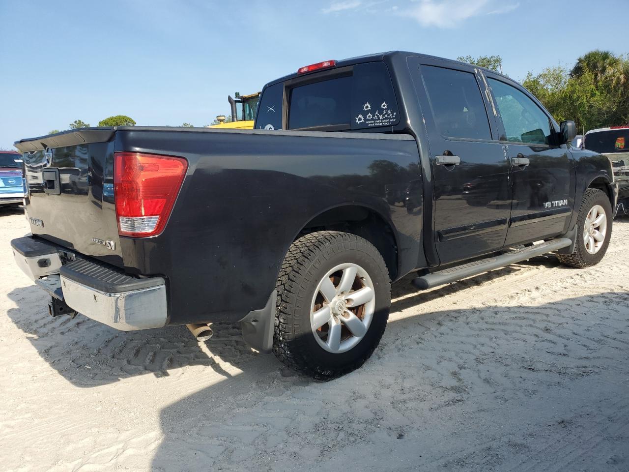 2013 Nissan Titan S - Фото 3