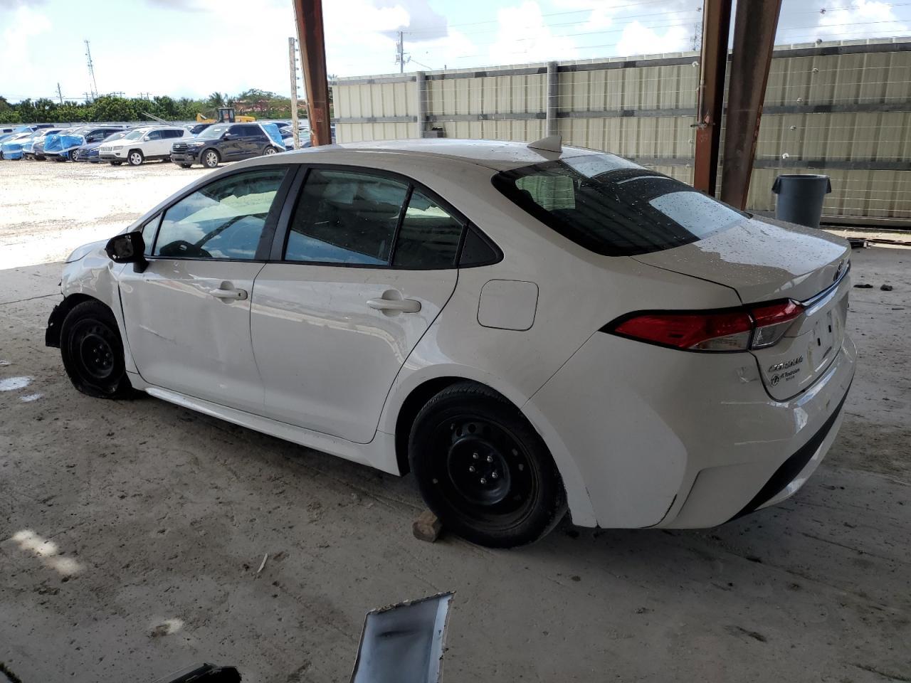 2022 Toyota Corolla Le - Image 2