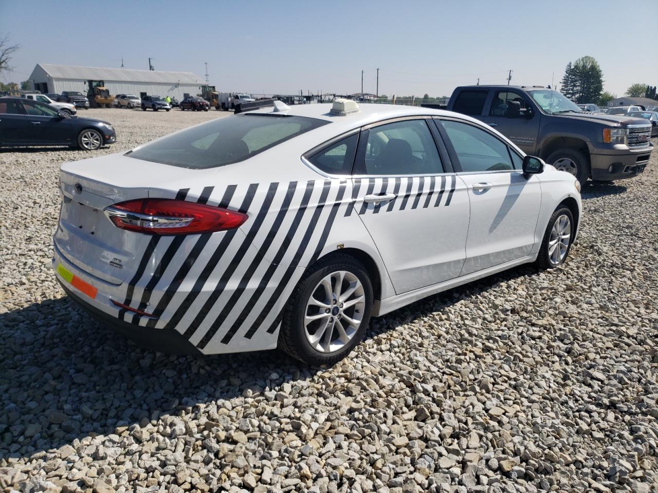 2020 Ford Fusion Se - Фото 3
